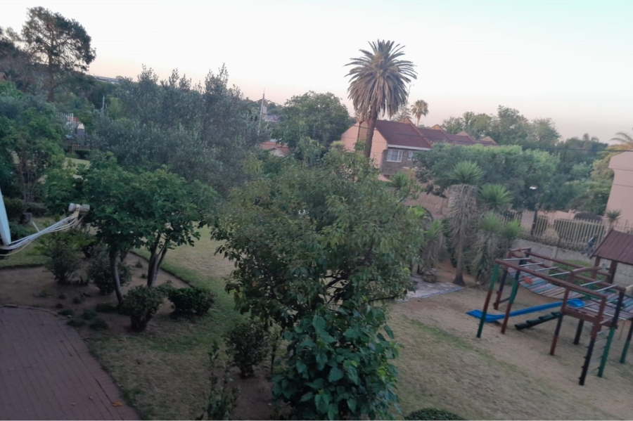 2 Bedroom Property for Sale in Kew Gauteng