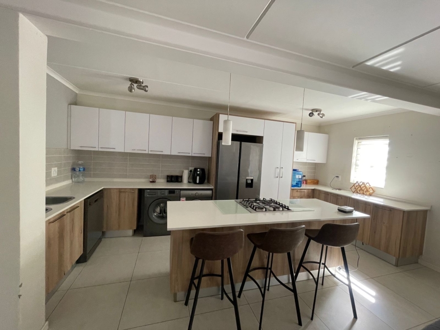 To Let 3 Bedroom Property for Rent in Modderfontein Gauteng