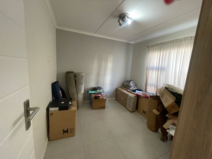To Let 3 Bedroom Property for Rent in Modderfontein Gauteng