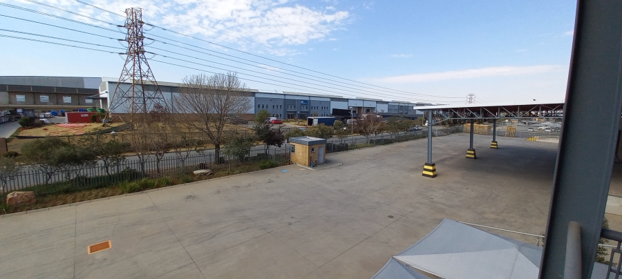 To Let commercial Property for Rent in Gosforth Park Gauteng