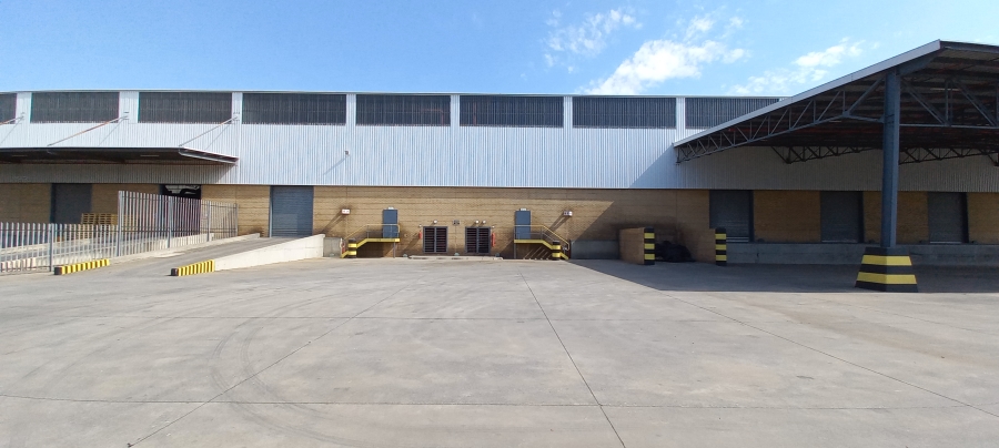 To Let commercial Property for Rent in Gosforth Park Gauteng