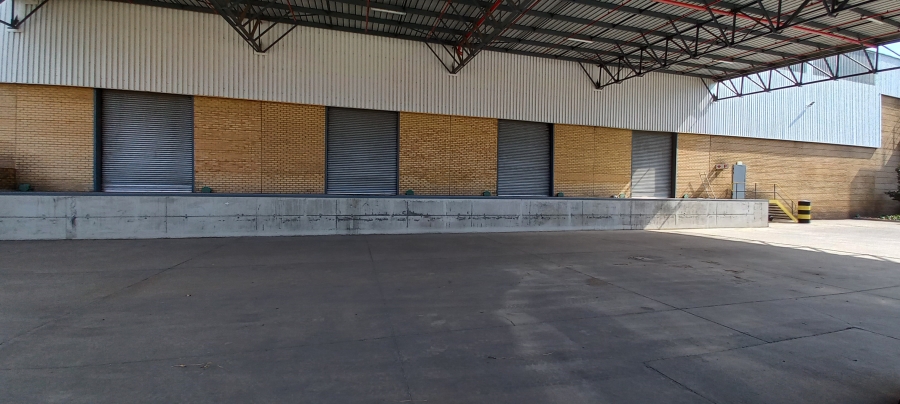 To Let commercial Property for Rent in Gosforth Park Gauteng