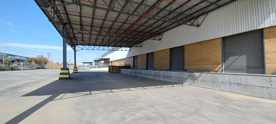 To Let commercial Property for Rent in Gosforth Park Gauteng