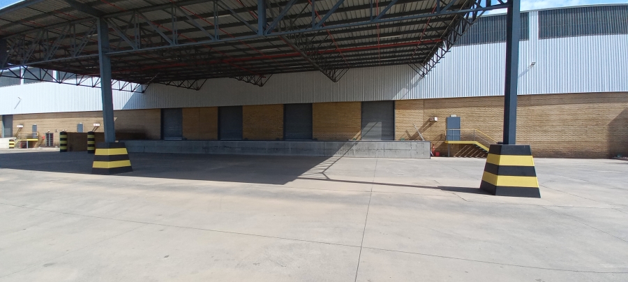 To Let commercial Property for Rent in Gosforth Park Gauteng
