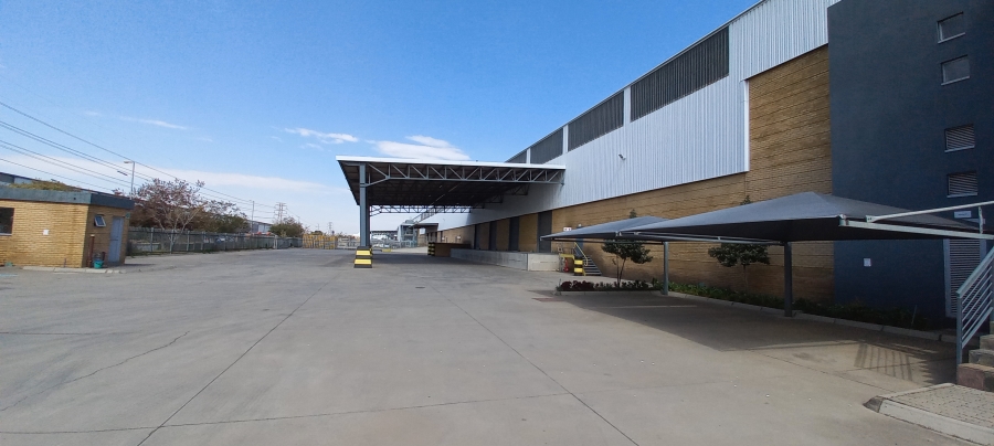 To Let commercial Property for Rent in Gosforth Park Gauteng