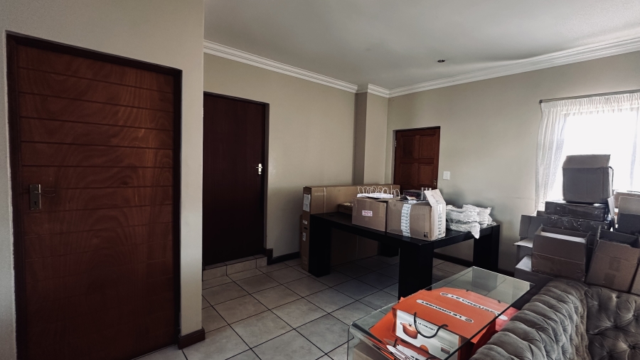 To Let 3 Bedroom Property for Rent in Thatchfield Hills Gauteng
