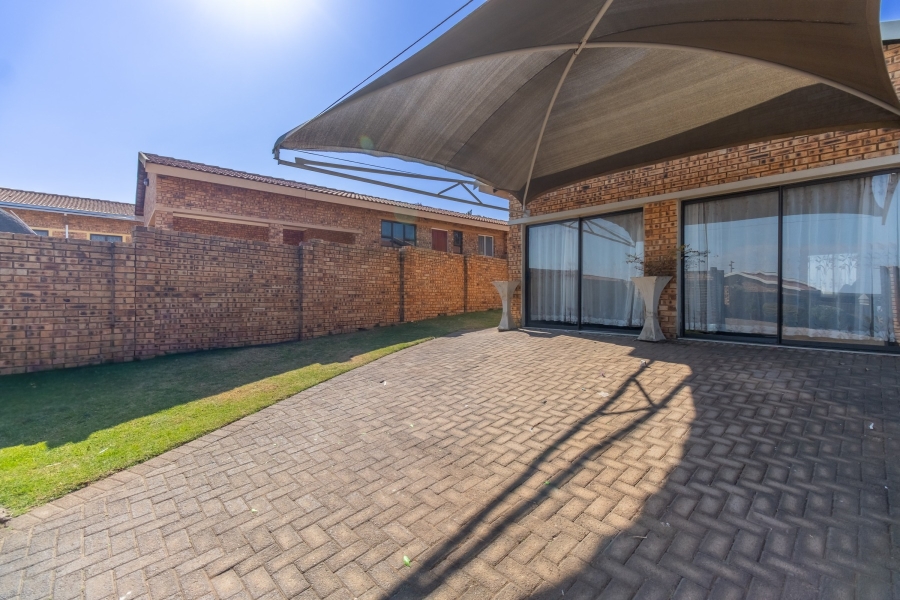 3 Bedroom Property for Sale in Groblerpark Gauteng