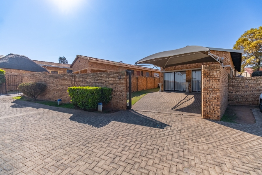 3 Bedroom Property for Sale in Groblerpark Gauteng