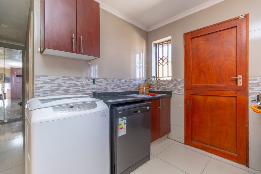 3 Bedroom Property for Sale in Groblerpark Gauteng