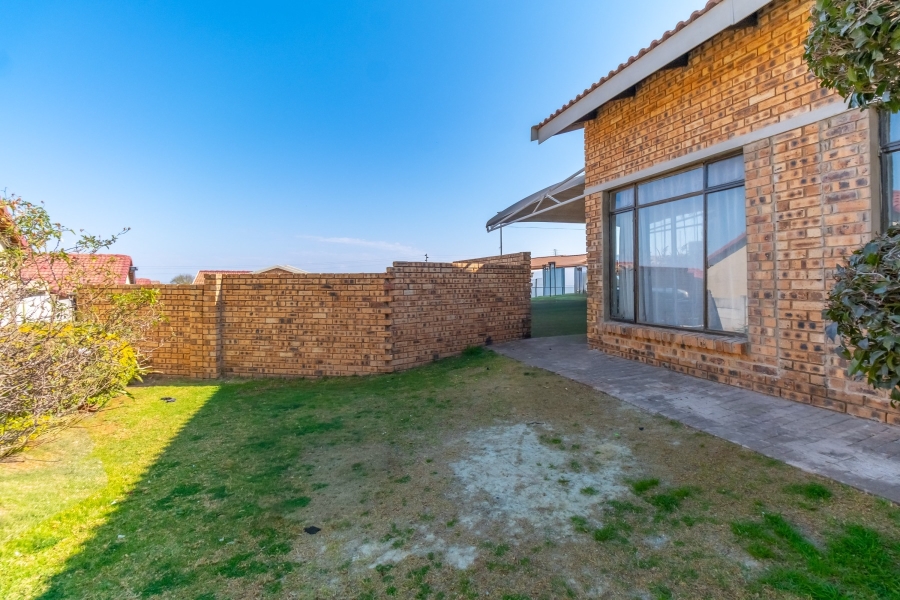 3 Bedroom Property for Sale in Groblerpark Gauteng