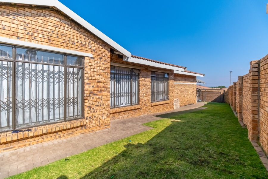 3 Bedroom Property for Sale in Groblerpark Gauteng