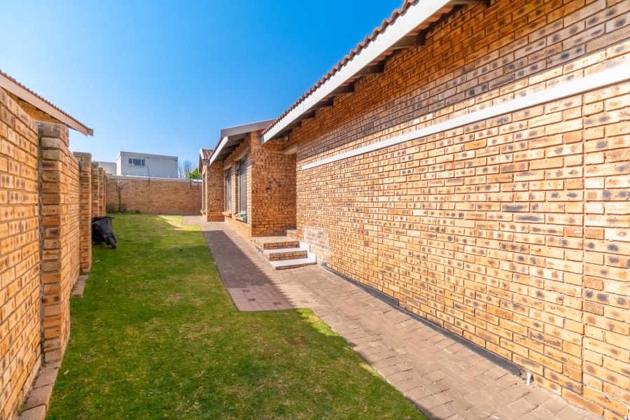3 Bedroom Property for Sale in Groblerpark Gauteng