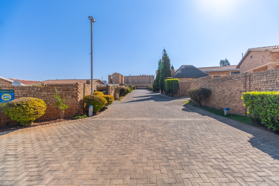 3 Bedroom Property for Sale in Groblerpark Gauteng