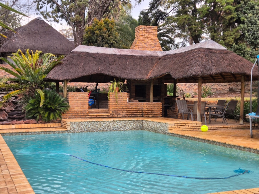 4 Bedroom Property for Sale in Buccleuch Gauteng