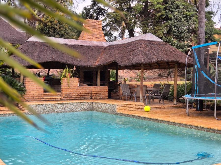 4 Bedroom Property for Sale in Buccleuch Gauteng