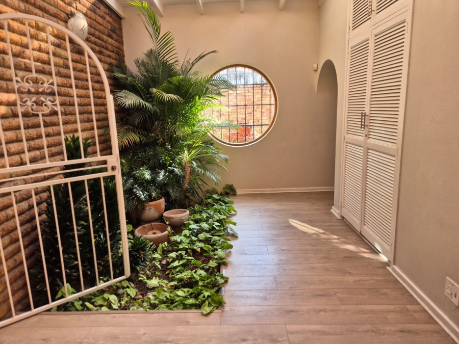 4 Bedroom Property for Sale in Buccleuch Gauteng