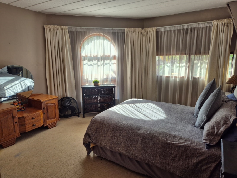 4 Bedroom Property for Sale in Buccleuch Gauteng