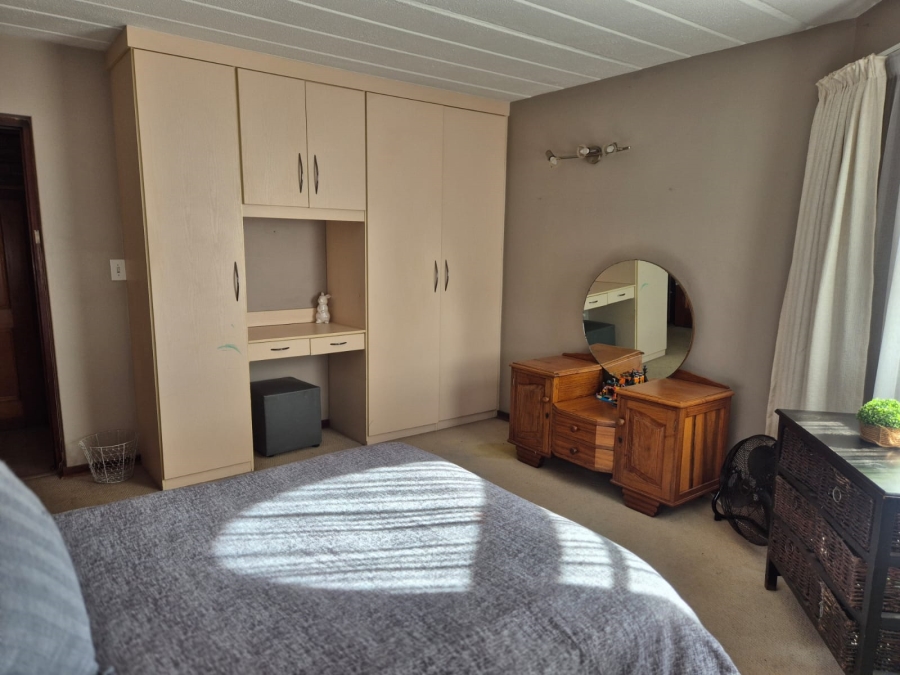 4 Bedroom Property for Sale in Buccleuch Gauteng