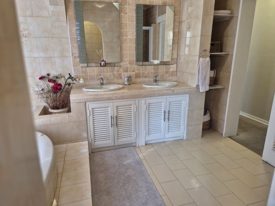 4 Bedroom Property for Sale in Buccleuch Gauteng