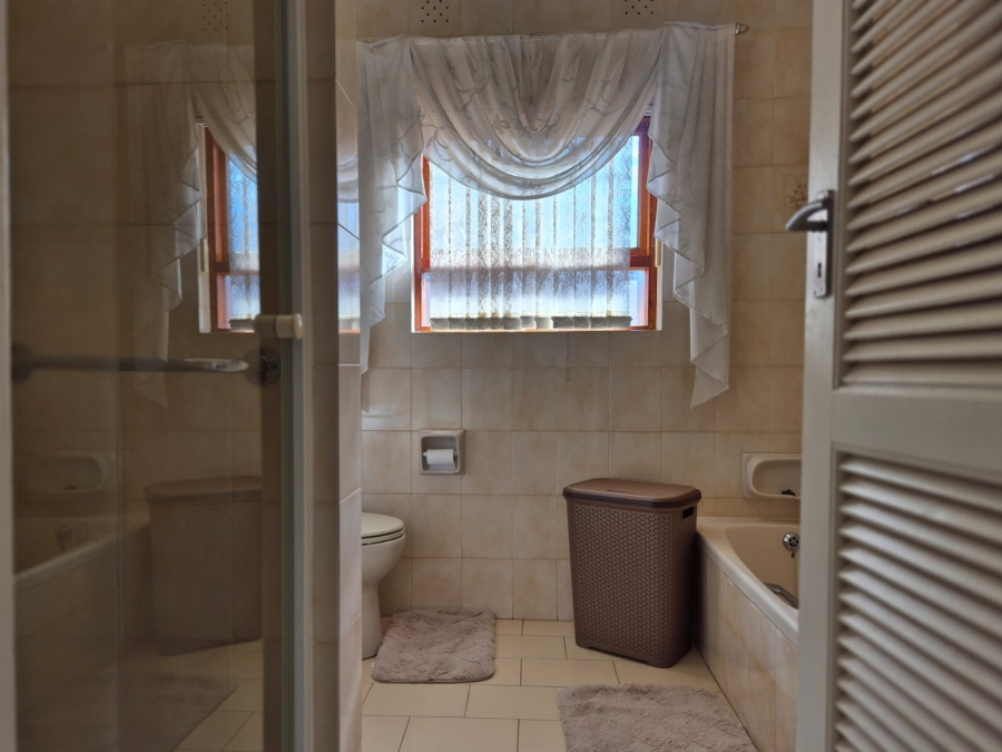 4 Bedroom Property for Sale in Buccleuch Gauteng