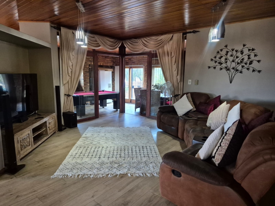 4 Bedroom Property for Sale in Buccleuch Gauteng