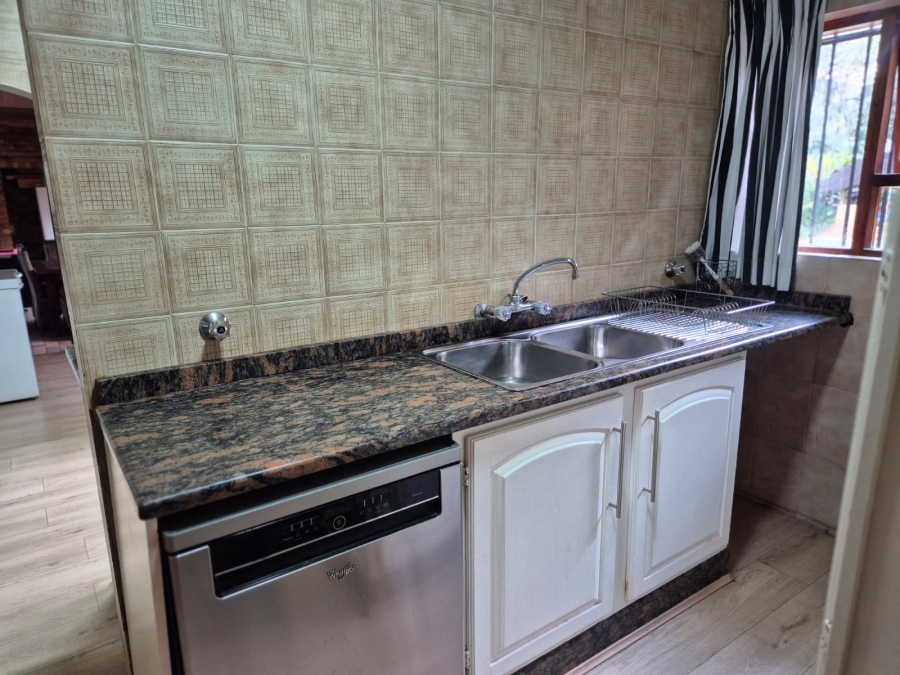 4 Bedroom Property for Sale in Buccleuch Gauteng