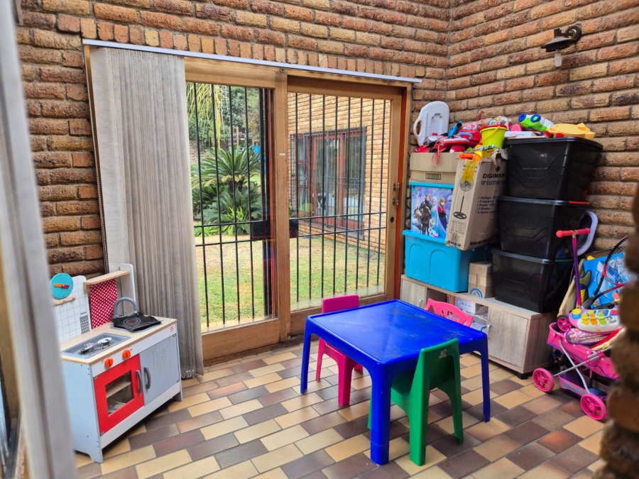 4 Bedroom Property for Sale in Buccleuch Gauteng
