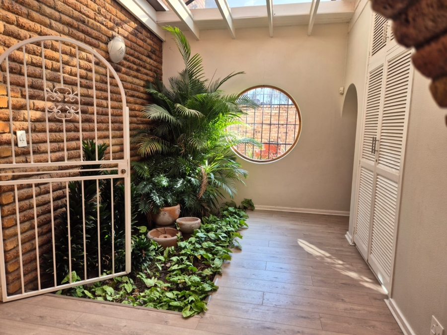4 Bedroom Property for Sale in Buccleuch Gauteng