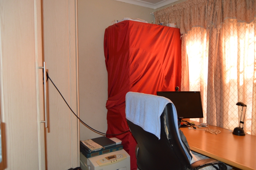 To Let 3 Bedroom Property for Rent in Riverlea Gauteng