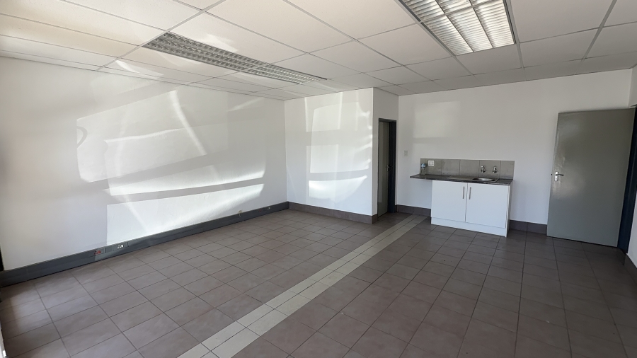 To Let commercial Property for Rent in Driehoek Gauteng