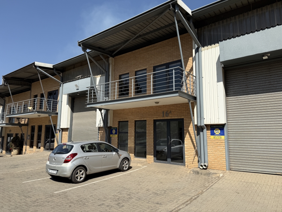 To Let commercial Property for Rent in Driehoek Gauteng