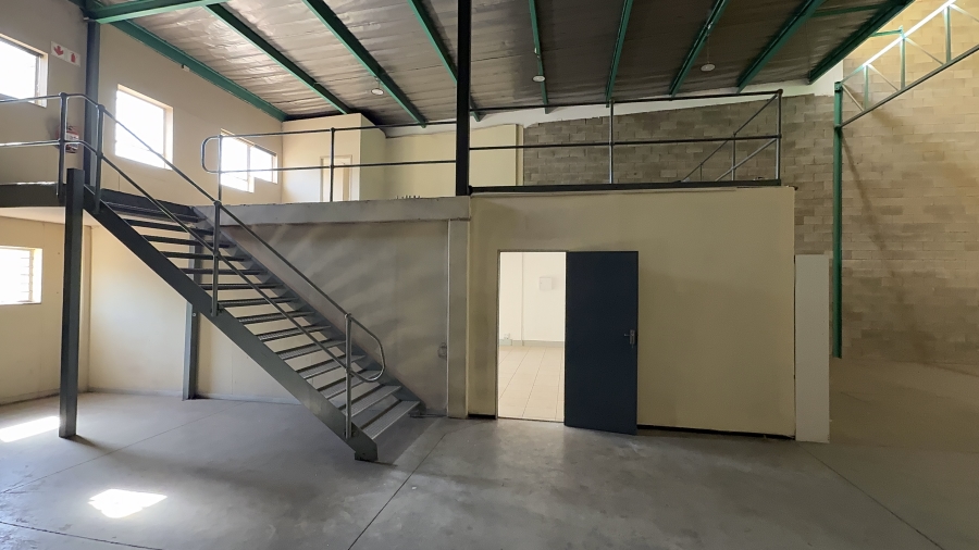 To Let commercial Property for Rent in Driehoek Gauteng