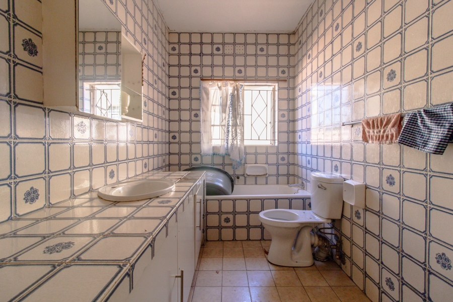 9 Bedroom Property for Sale in Rosettenville Gauteng