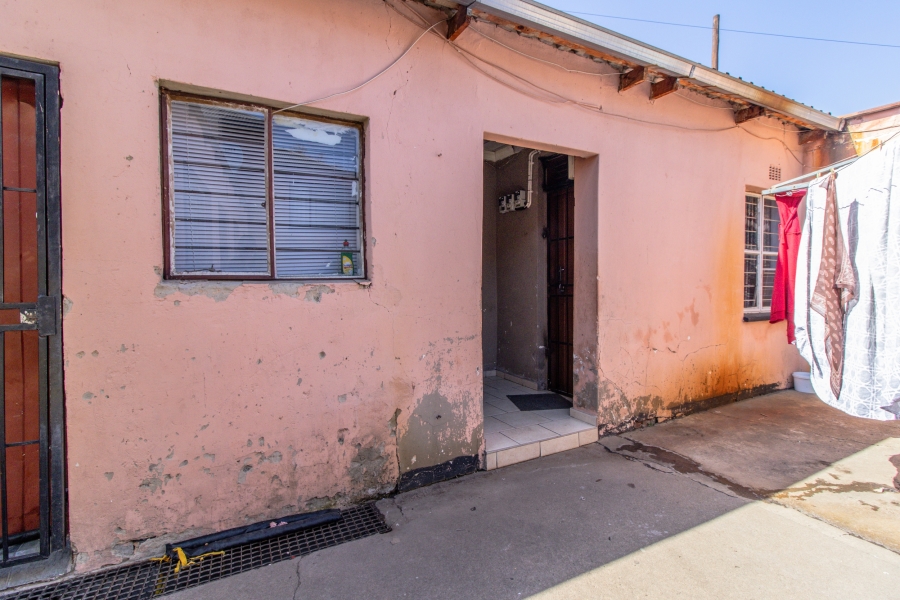 9 Bedroom Property for Sale in Rosettenville Gauteng