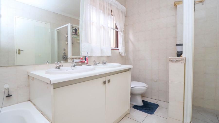 3 Bedroom Property for Sale in Fourways Gauteng