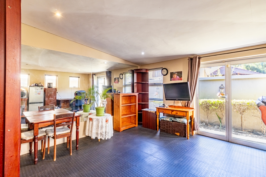 To Let 4 Bedroom Property for Rent in Willow Acres Gauteng
