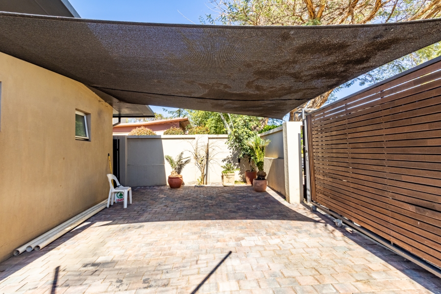 To Let 4 Bedroom Property for Rent in Willow Acres Gauteng