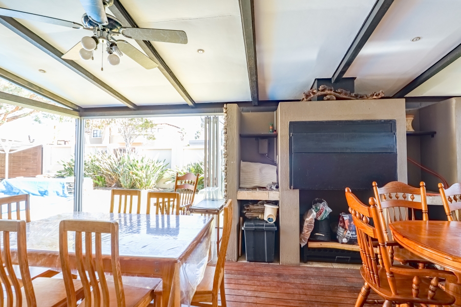 To Let 4 Bedroom Property for Rent in Willow Acres Gauteng