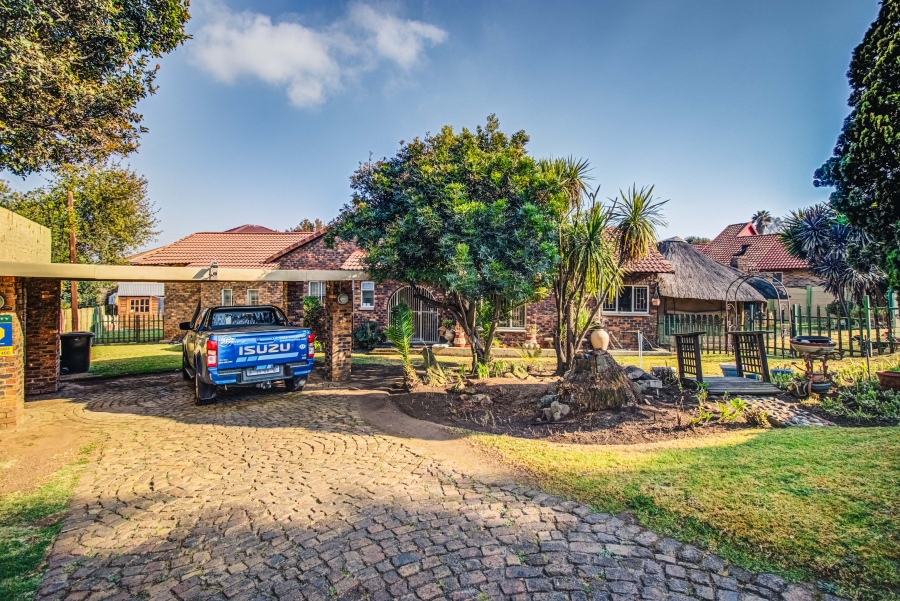 3 Bedroom Property for Sale in Croydon Gauteng