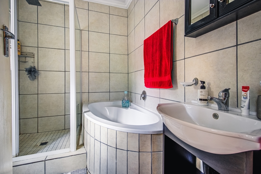 3 Bedroom Property for Sale in Croydon Gauteng