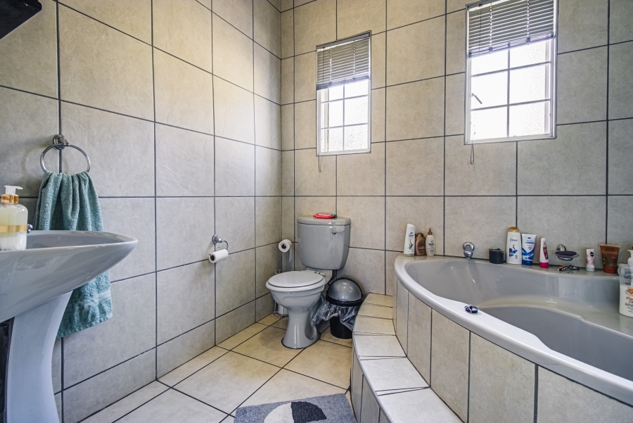 3 Bedroom Property for Sale in Croydon Gauteng