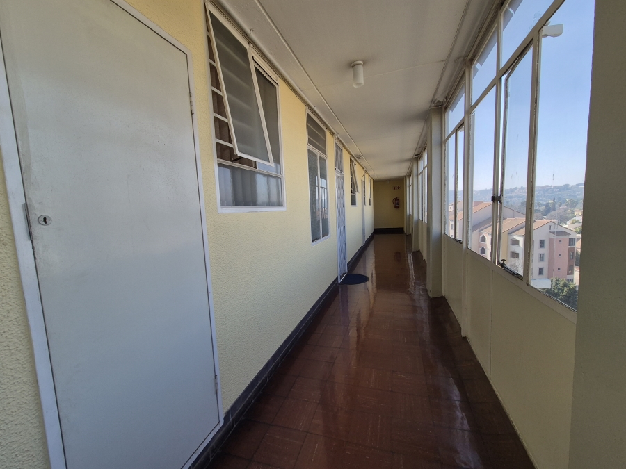 To Let 1 Bedroom Property for Rent in Bedford Gardens Gauteng