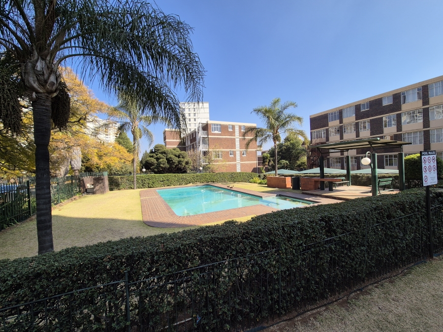 To Let 1 Bedroom Property for Rent in Bedford Gardens Gauteng