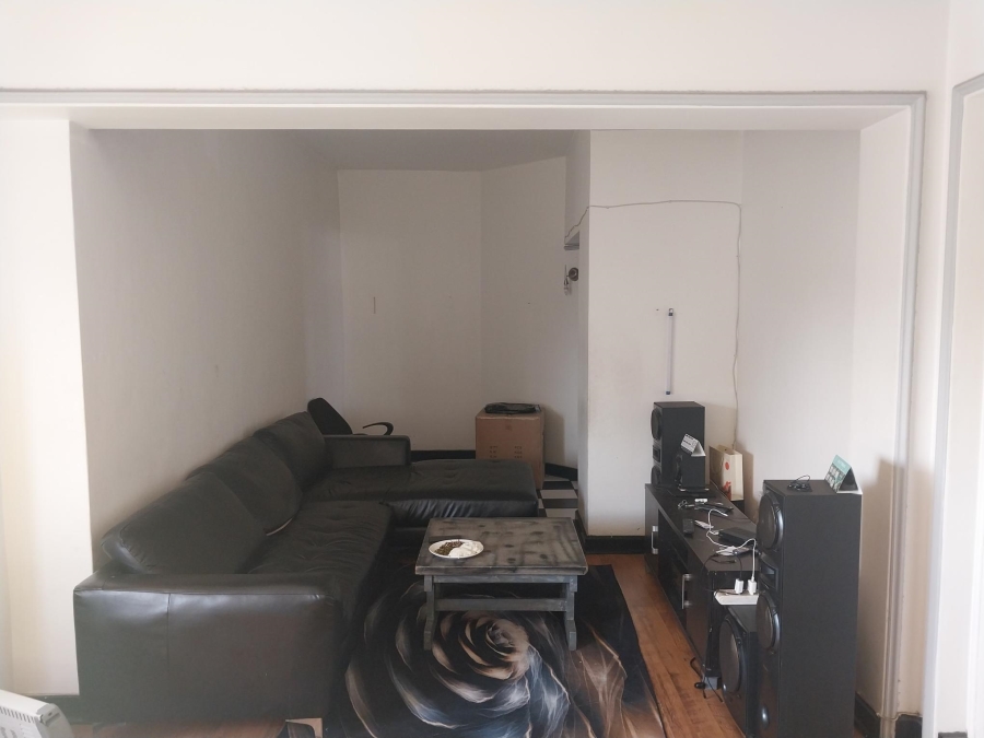 1 Bedroom Property for Sale in Johannesburg Central Gauteng