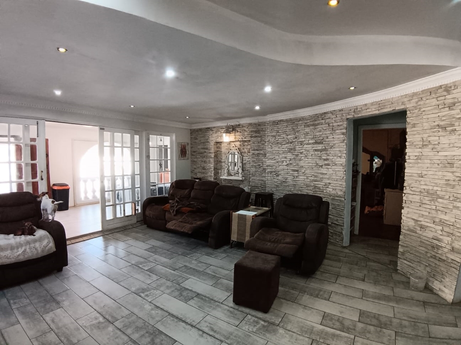 3 Bedroom Property for Sale in Selection Park Gauteng