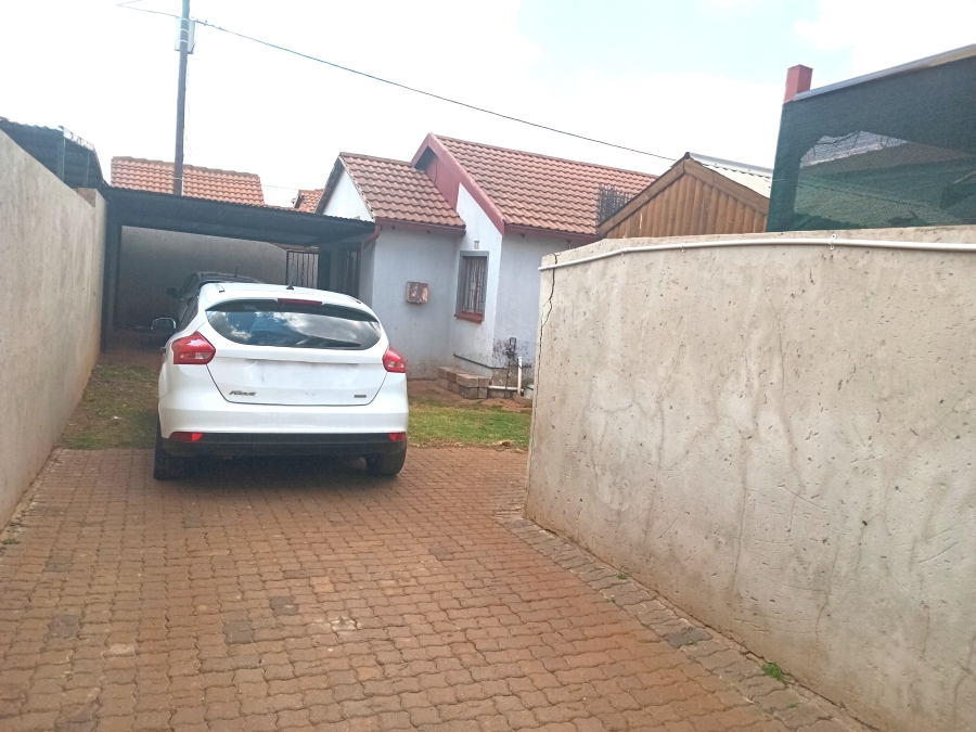 3 Bedroom Property for Sale in Clayville Gauteng