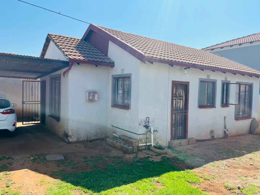 3 Bedroom Property for Sale in Clayville Gauteng