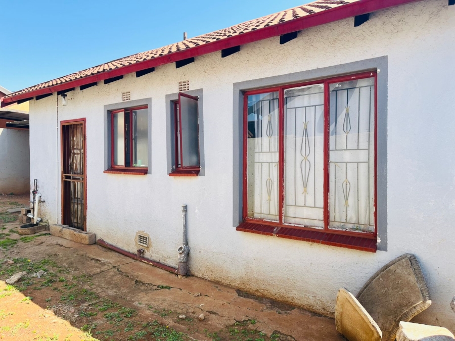 3 Bedroom Property for Sale in Clayville Gauteng