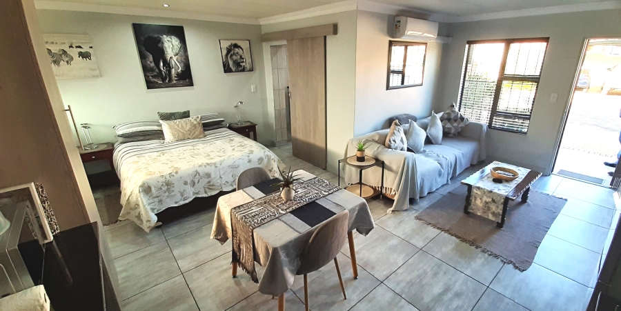 To Let 1 Bedroom Property for Rent in Douglasdale Gauteng