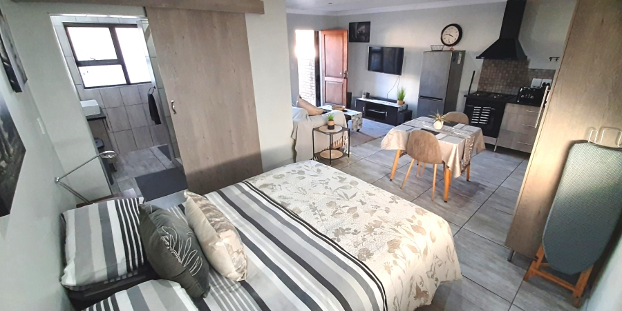 To Let 1 Bedroom Property for Rent in Douglasdale Gauteng